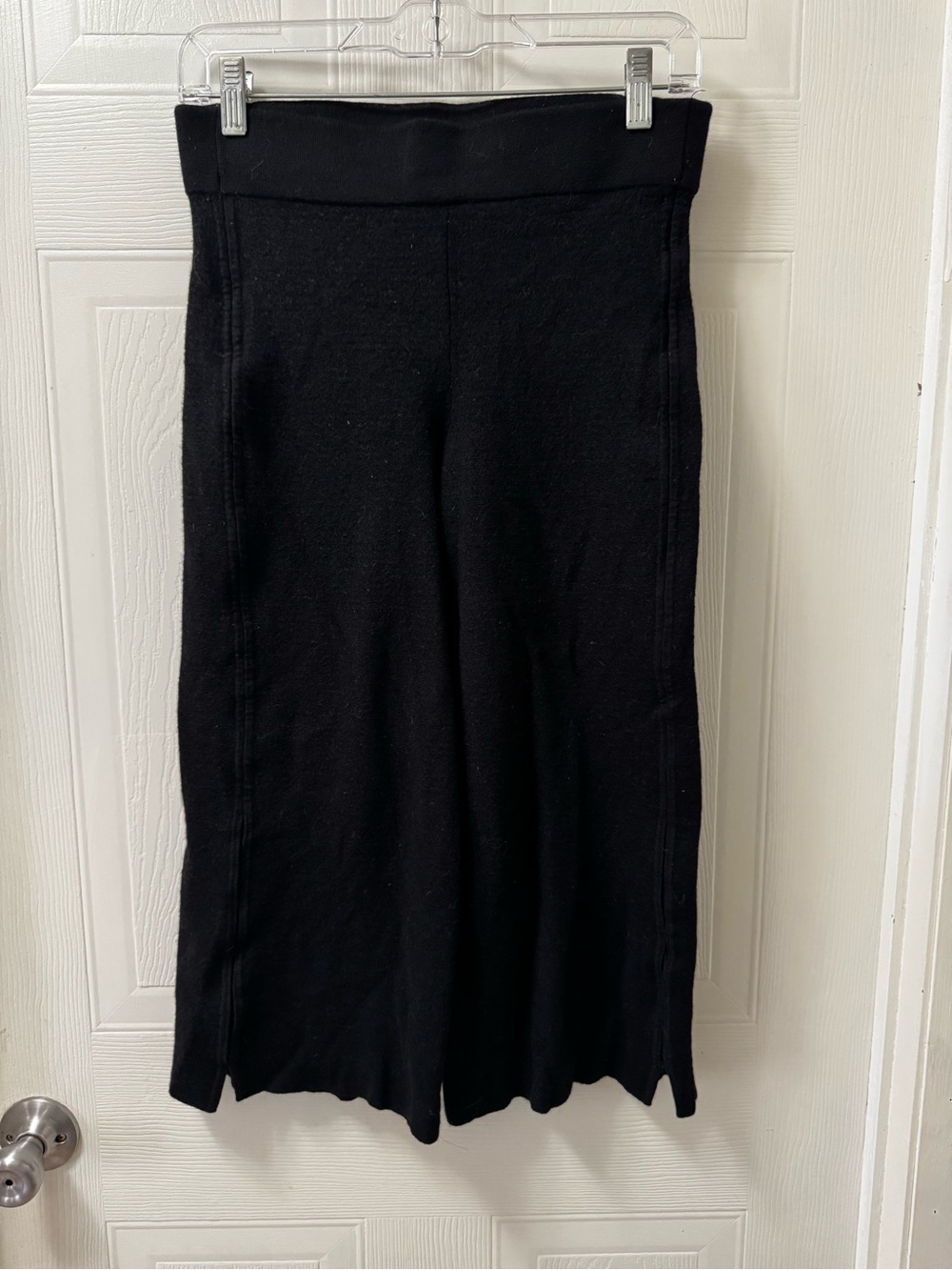 Club Monaco Black capri